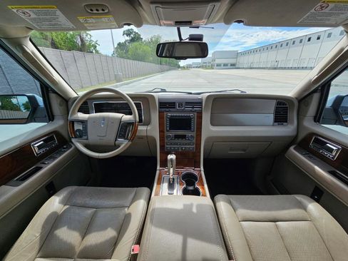 Used 2012 Lincoln Navigator L 2WD image 26