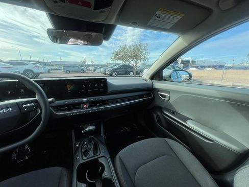 Used 2025 Kia K4 LXS image 35