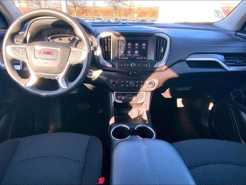 Used 2023 GMC Terrain SLE w/ Driver Convenience Package image 12
