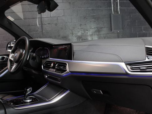 Used 2022 BMW X5 xDrive40i w/ M Sport Package AWD/4WD image 47