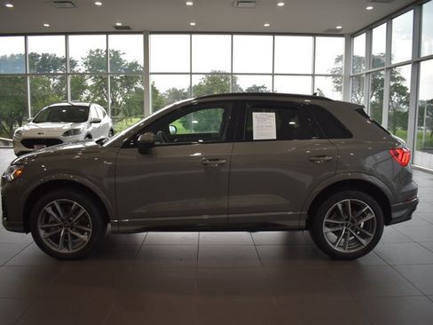 Used 2025 Audi Q3 2.0T Premium w/ Convenience Package AWD/4WD image 4
