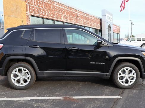 New 2024 Jeep Compass Latitude w/ Convenience Group image 9