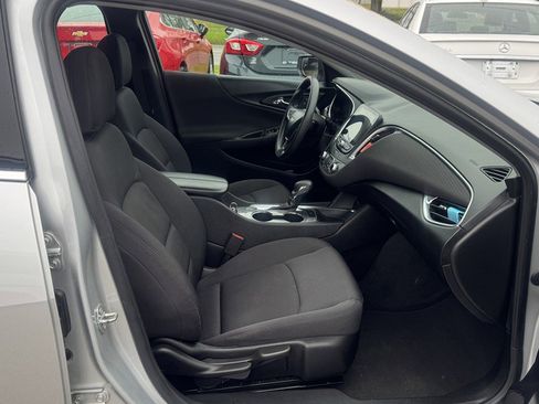 Used 2021 Chevrolet Malibu LT FWD image 28