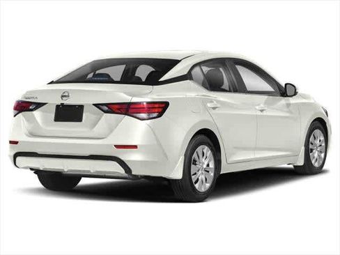 Used 2023 Nissan Sentra SV image 2