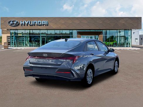 New 2026 Hyundai Elantra Blue image 7