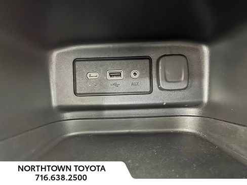 Used 2023 Chevrolet Equinox LT image 14