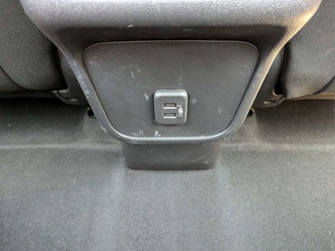 Used 2023 Chevrolet Equinox LT FWD image 12