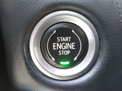 Used 2022 Chevrolet Suburban LT w/ Luxury Package image 22