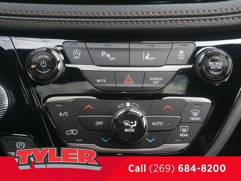 New 2026 Chrysler Pacifica Pinnacle w/ Trailer Tow Group AWD/4WD image 33