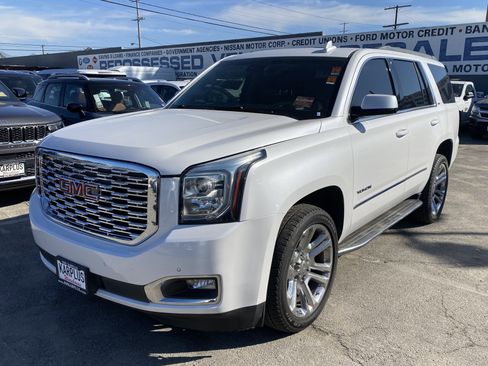 Used 2018 GMC Yukon SLT w/ Premium Edition image 2