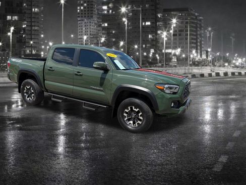 Used 2021 Toyota Tacoma TRD Off-Road w/ Technology Package AWD/4WD image 8