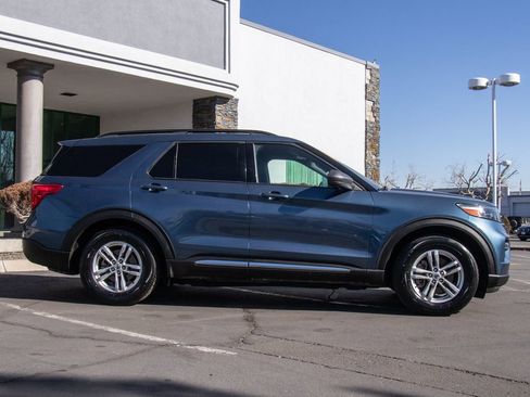 Used 2020 Ford Explorer XLT w/ Equipment Group 202A image 8