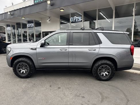 Used 2021 GMC Yukon AT4 w/ AT4 Premium Package AWD/4WD image 3