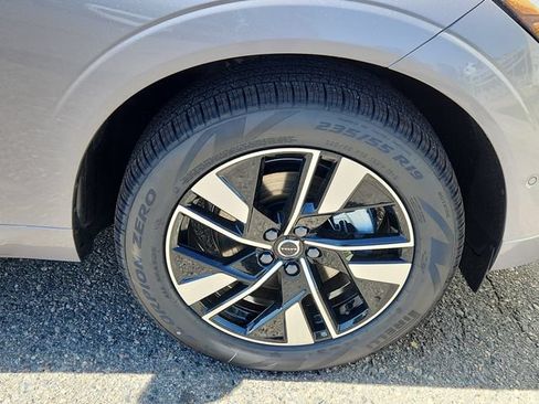 Certified 2026 Volvo XC60 B5 Plus w/ Climate Package AWD/4WD image 18