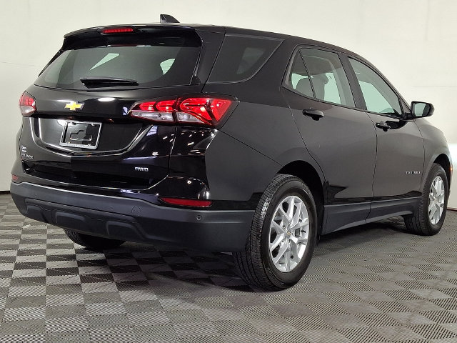 Used 2023 Chevrolet Equinox LS w/ Driver Confidence II Package AWD/4WD image 9