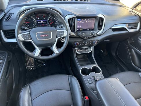 Used 2023 GMC Terrain SLT image 2