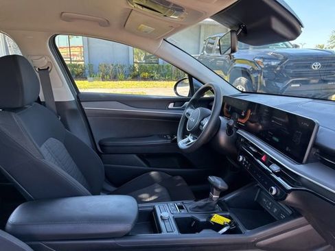 Used 2025 Kia K5 LXS FWD image 10