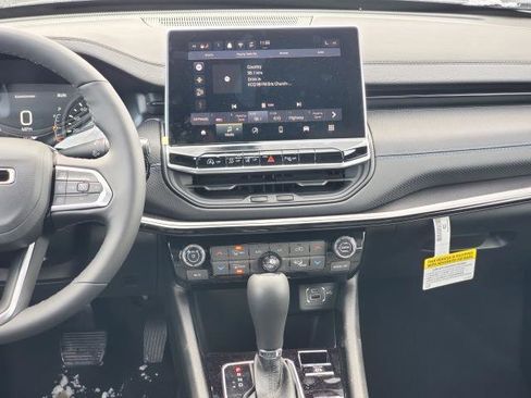 New 2026 Jeep Compass Limited image 21
