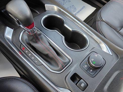 Used 2023 Chevrolet Traverse RS image 43