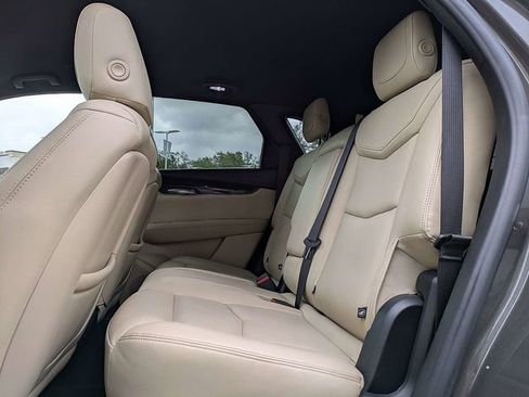 Used 2019 Cadillac XT5 FWD image 14