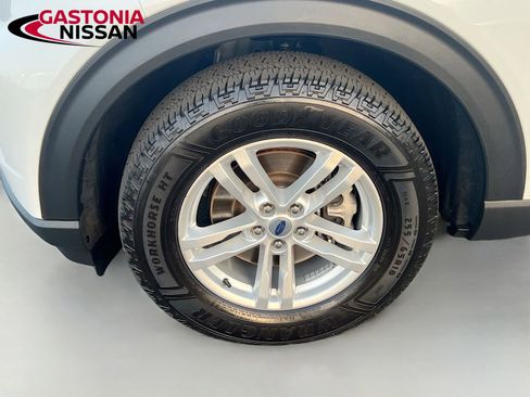 Used 2022 Ford Explorer XLT w/ Equipment Group 202A image 41