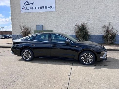 New 2025 Hyundai Sonata SEL FWD image 2