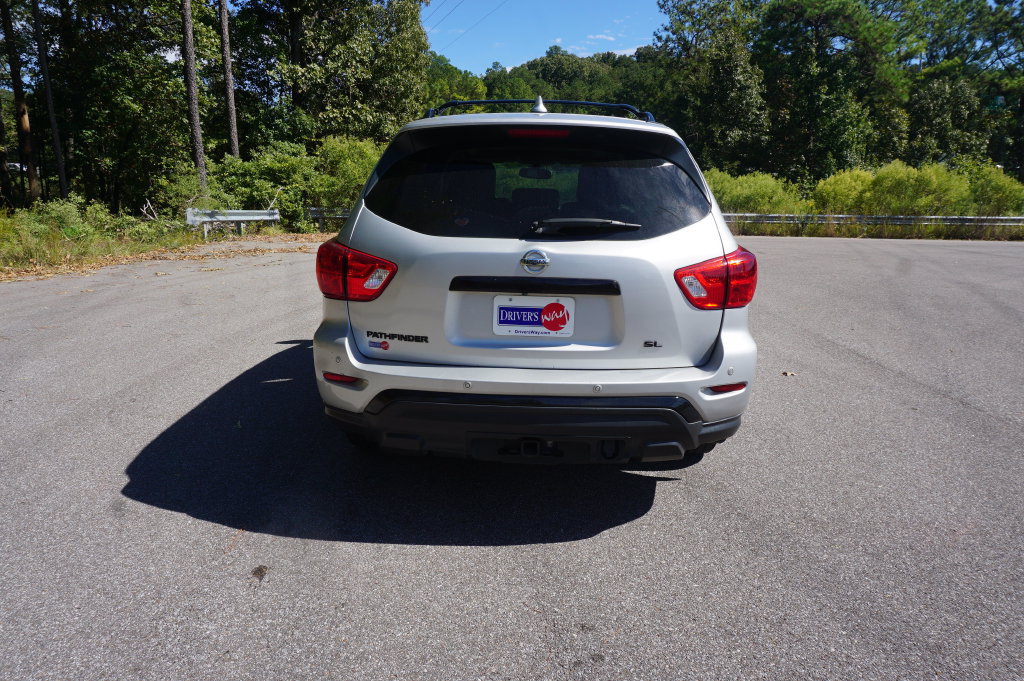 Used 2019 Nissan Pathfinder SL FWD image 25
