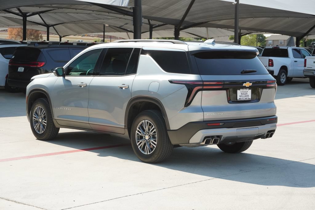 Used 2024 Chevrolet Traverse LT FWD image 3