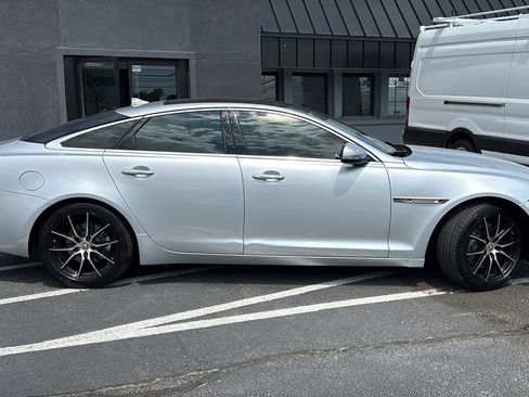Used 2015 Jaguar XJ AWD image 2