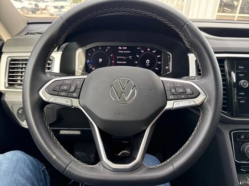 Used 2023 Volkswagen Atlas SE w/ Panoramic Sunroof Package FWD image 17