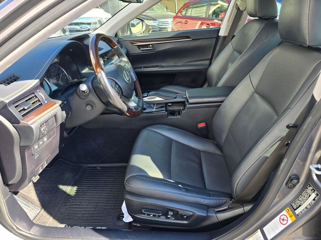 Used 2016 Lexus ES 300h w/ Navigation System Package FWD image 20