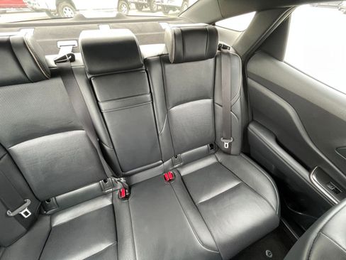 Used 2025 Toyota Crown XLE image 38