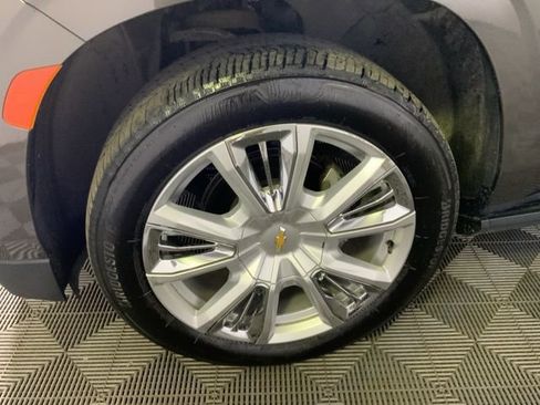 Used 2021 Chevrolet Suburban High Country w/ Premium Package image 14