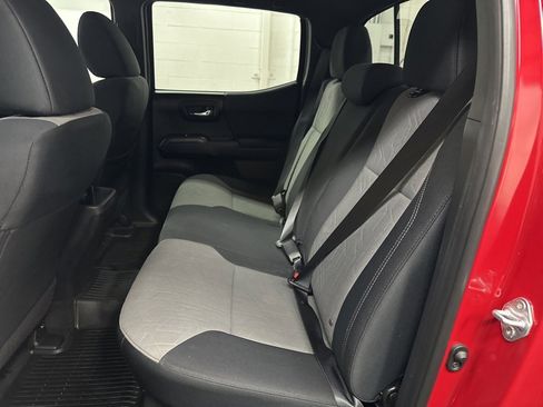 Used 2021 Toyota Tacoma TRD Off-Road image 36