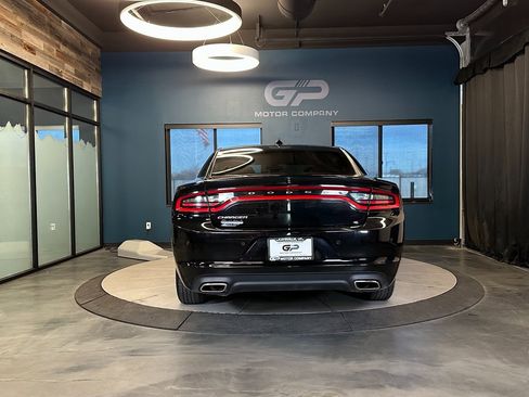 Used 2023 Dodge Charger SXT image 4