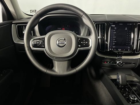 Used 2025 Volvo XC60 B5 Plus image 14