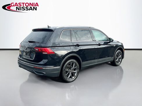 Used 2024 Volkswagen Tiguan SE image 9