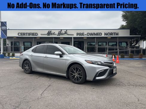 Used 2024 Toyota Camry SE FWD image 1