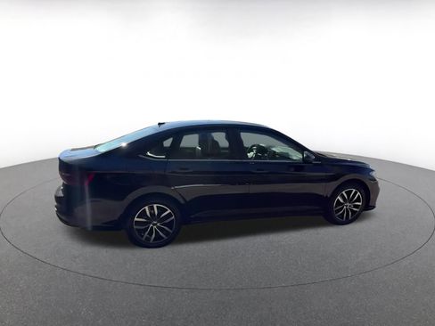 Used 2025 Volkswagen Jetta SE image 12