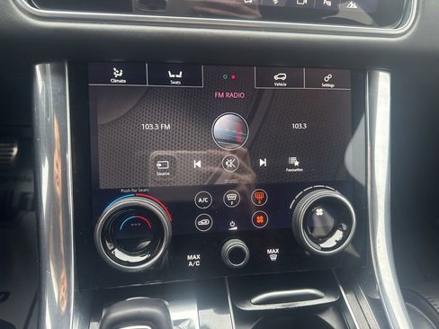 Used 2018 Land Rover Range Rover Sport HSE Dynamic image 12