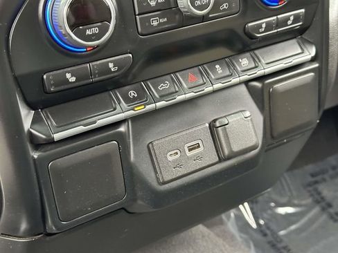 Used 2022 Chevrolet Silverado 1500 LT AWD/4WD image 7
