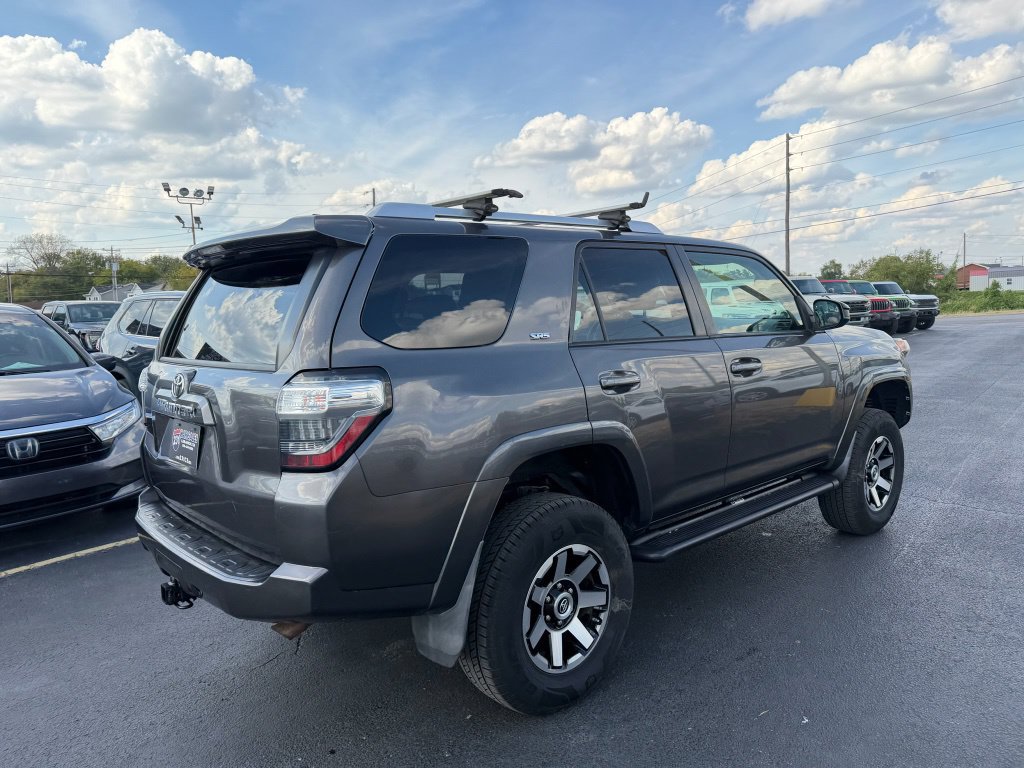 Used 2017 Toyota 4Runner SR5 AWD/4WD image 3
