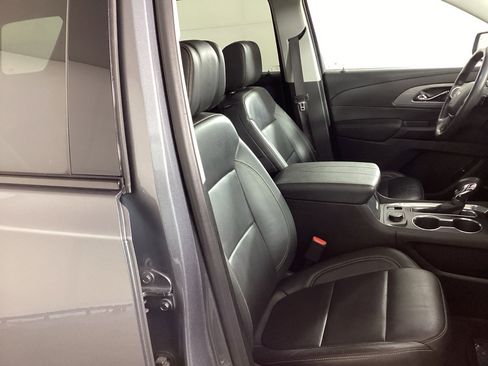 Used 2021 Chevrolet Traverse RS w/ LPO, Floor Liner Package AWD/4WD image 8