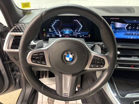 Used 2024 BMW X5 xDrive40i w/ M Sport Package AWD/4WD image 18
