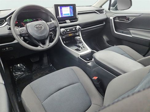 Used 2023 Toyota RAV4 LE image 10