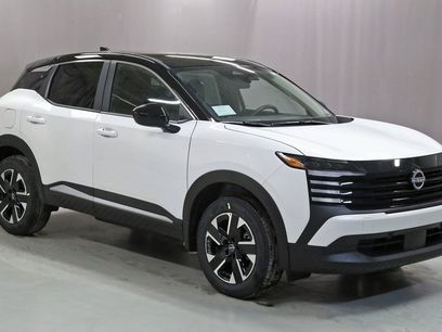 New 2025 Nissan Kicks SV