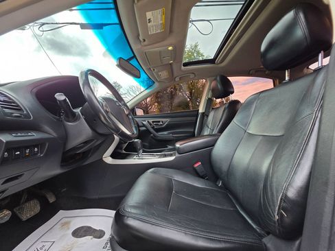 Used 2013 Nissan Altima 2.5 SL w/ Technology Pkg image 25