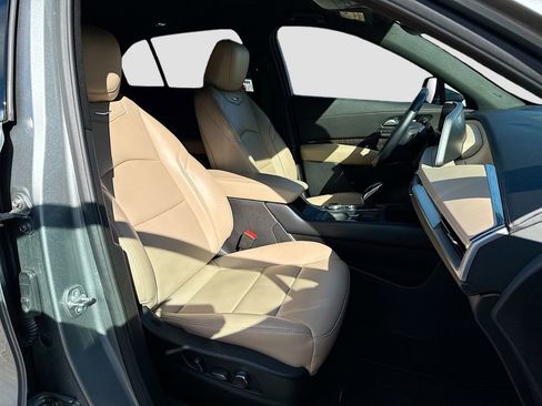 Certified 2025 Cadillac XT4 Premium Luxury image 32