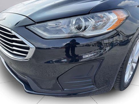 Used 2020 Ford Fusion SE image 11