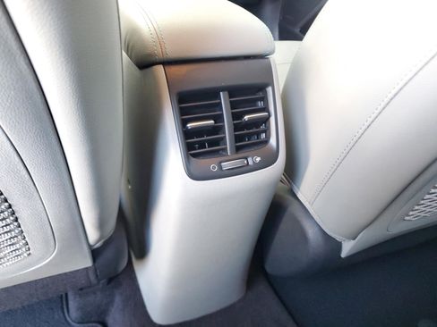 Certified 2017 Kia Niro Touring image 17